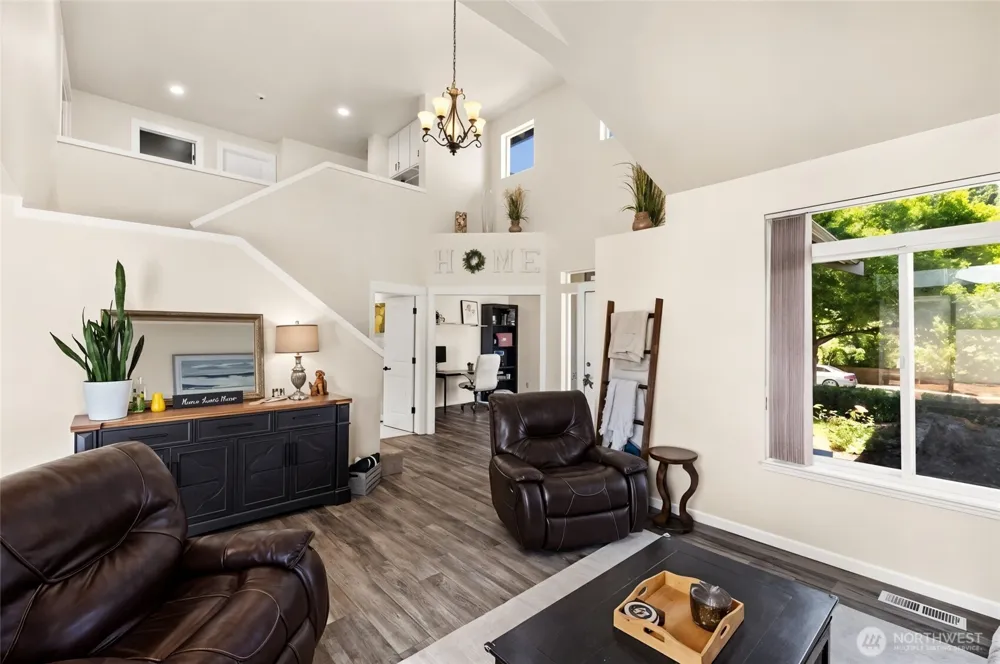 1959 Highpoint Street Enumclaw, WA 98022