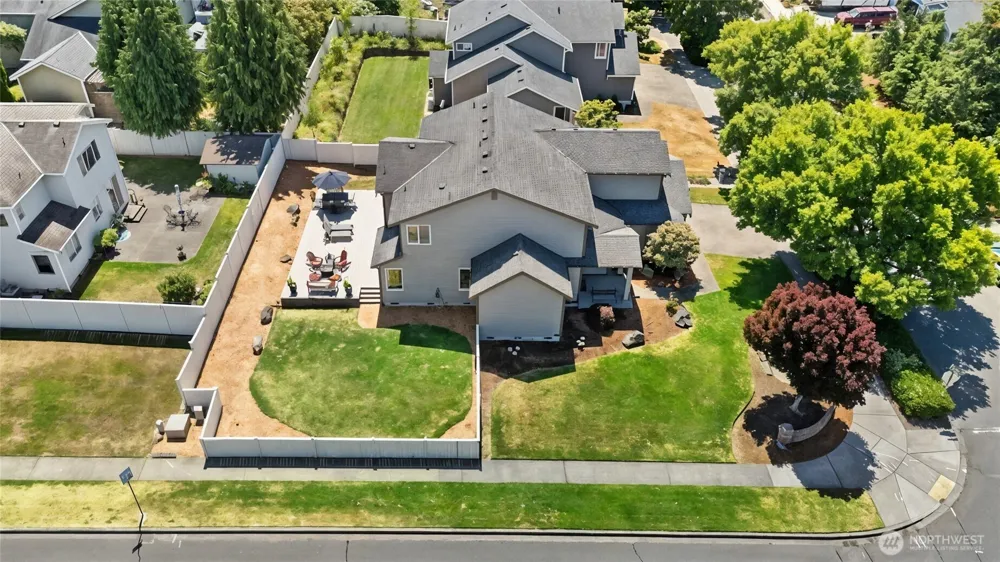 1959 Highpoint Street Enumclaw, WA 98022