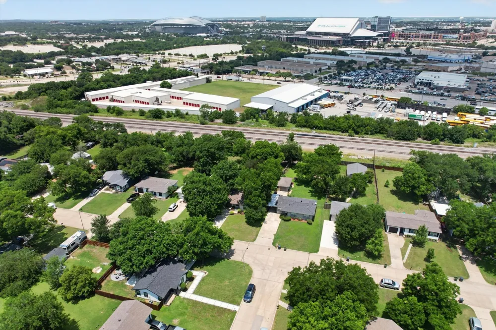 601 Circle Drive Arlington, TX 76010