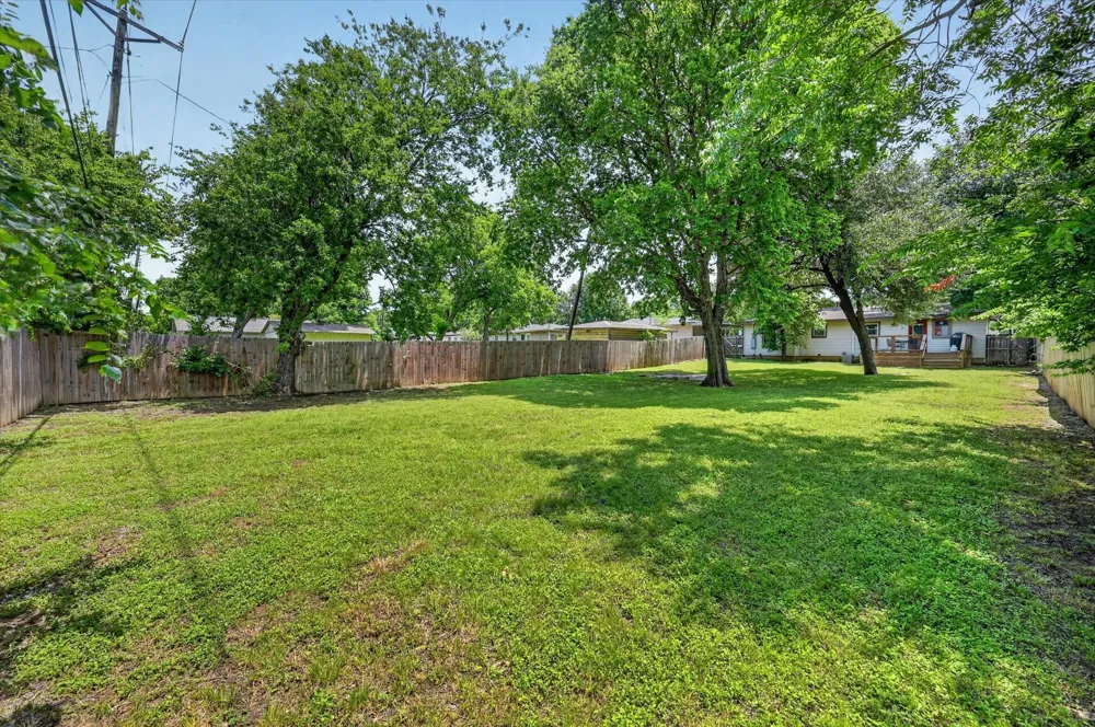 601 Circle Drive Arlington, TX 76010