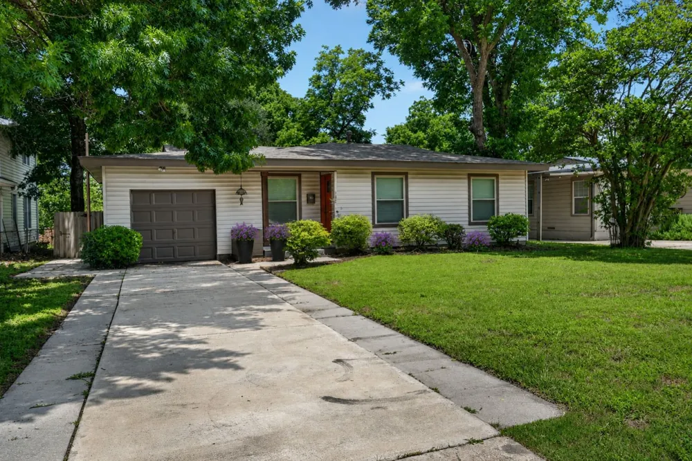 601 Circle Drive Arlington, TX 76010