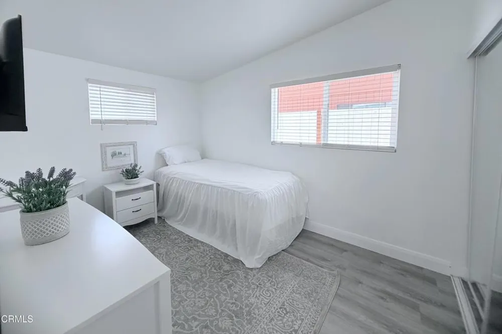 2263 Pierpont Boulevard Ventura, CA 93001