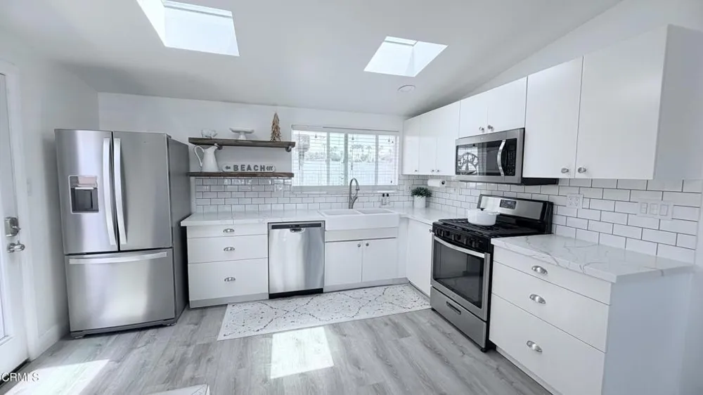 2263 Pierpont Boulevard Ventura, CA 93001