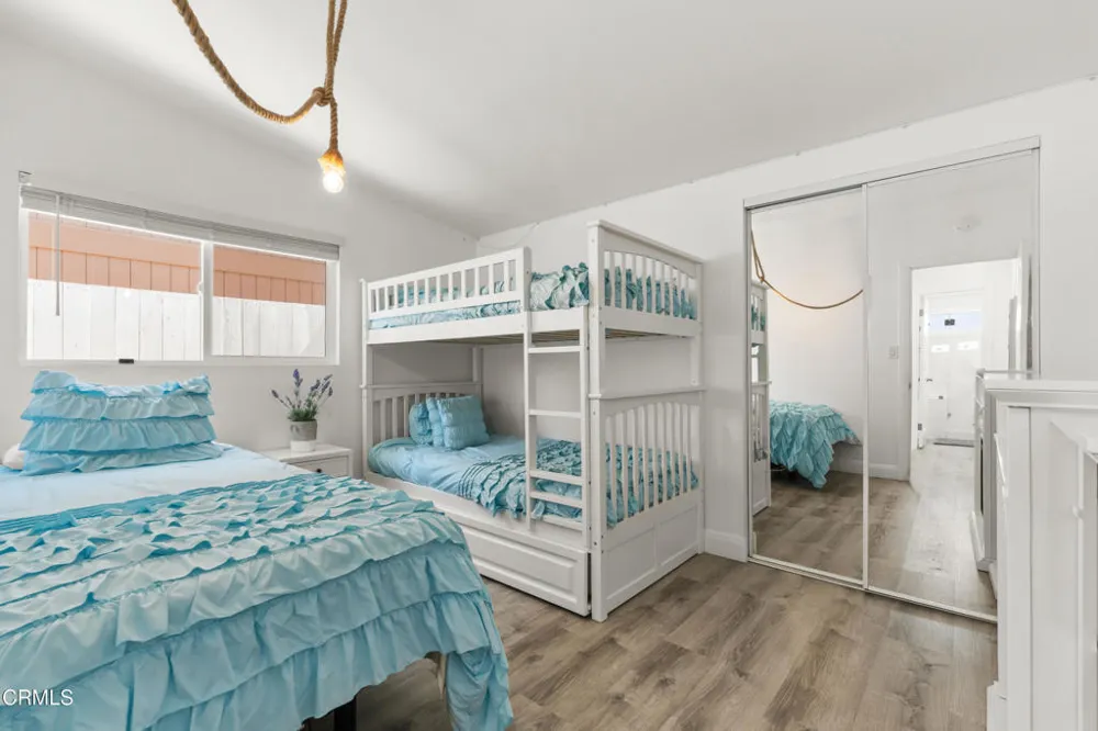 2263 Pierpont Boulevard Ventura, CA 93001