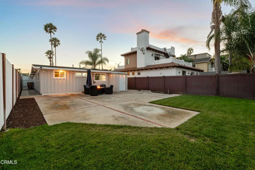 2263 Pierpont Boulevard Ventura, CA 93001