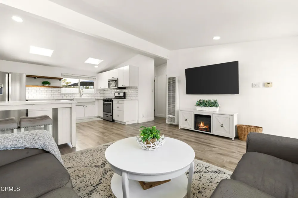 2263 Pierpont Boulevard Ventura, CA 93001