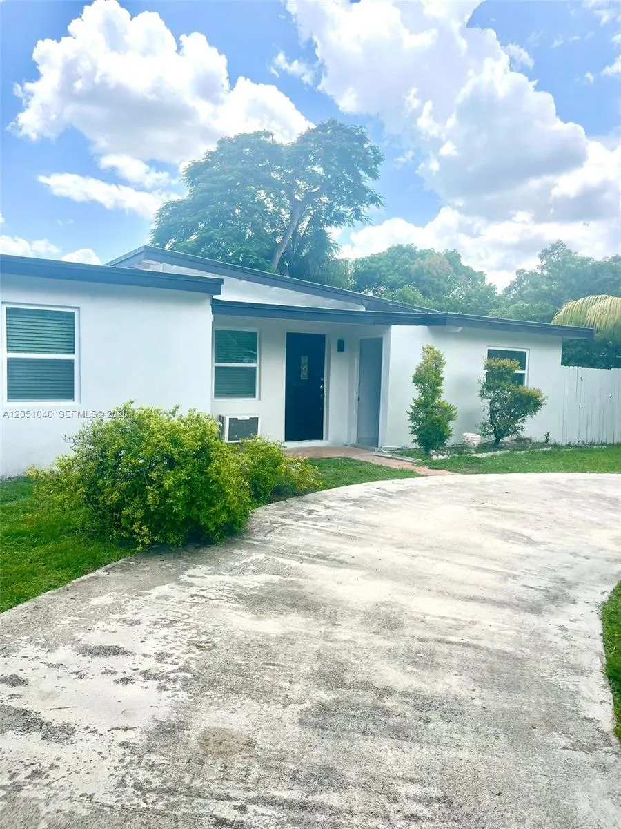 116 EDMUND RD West Park, FL 33023
