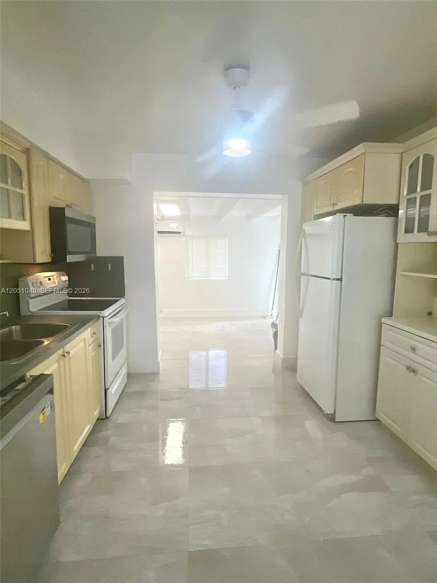 116 EDMUND RD West Park, FL 33023