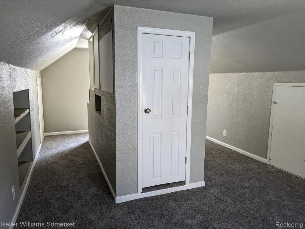 26671 W Hills Drive Inkster City, MI 48141
