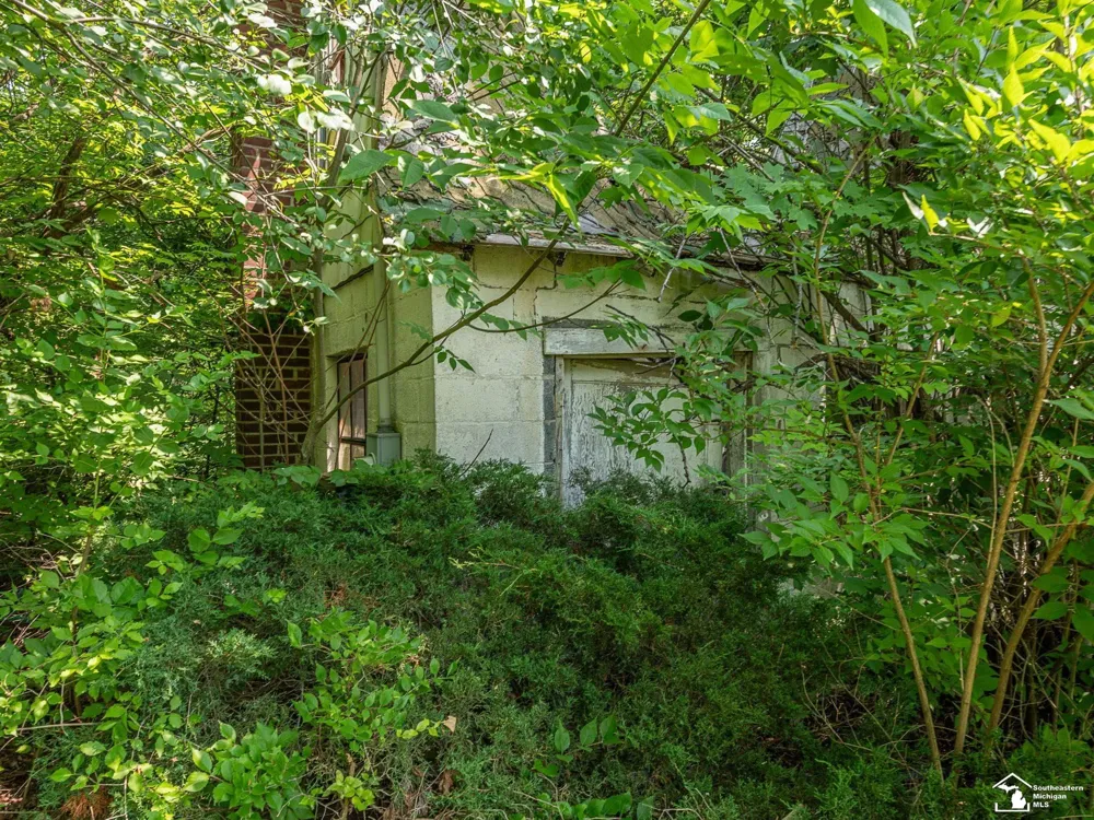 1606 Mooreville Road York Charter Township, MI 48160