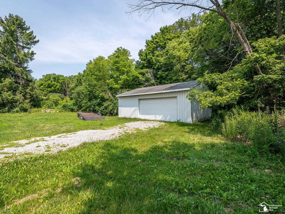 1606 Mooreville Road York Charter Township, MI 48160