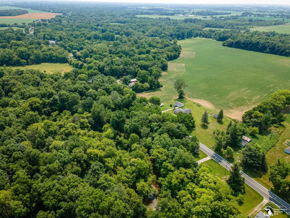 1606 Mooreville Road York Charter Township, MI 48160