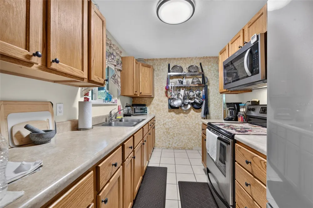 6 HIGHRIDGE ROAD Daytona Beach, FL 32117