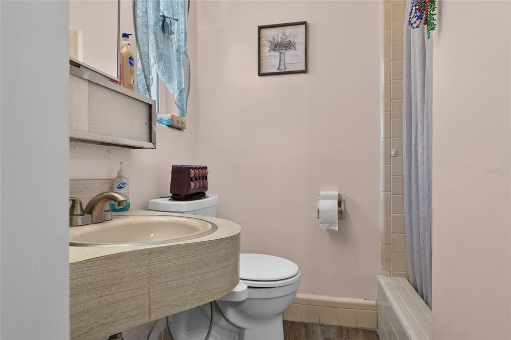 6 HIGHRIDGE ROAD Daytona Beach, FL 32117