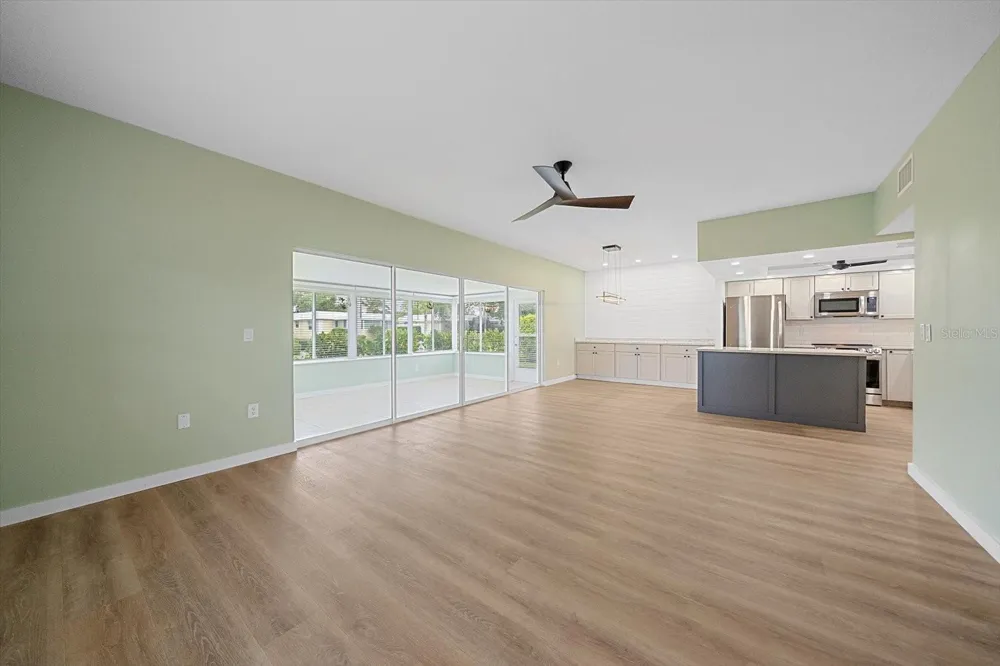 5865 TIDEWOOD AVENUE #8 Sarasota, FL 34231