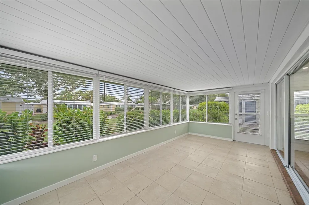 5865 TIDEWOOD AVENUE #8 Sarasota, FL 34231