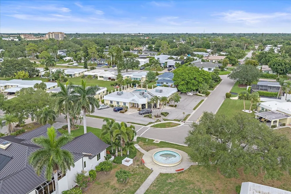 5865 TIDEWOOD AVENUE #8 Sarasota, FL 34231