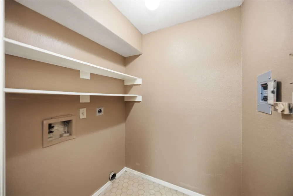 9797 Leawood Boulevard #1202 Houston, TX 77099
