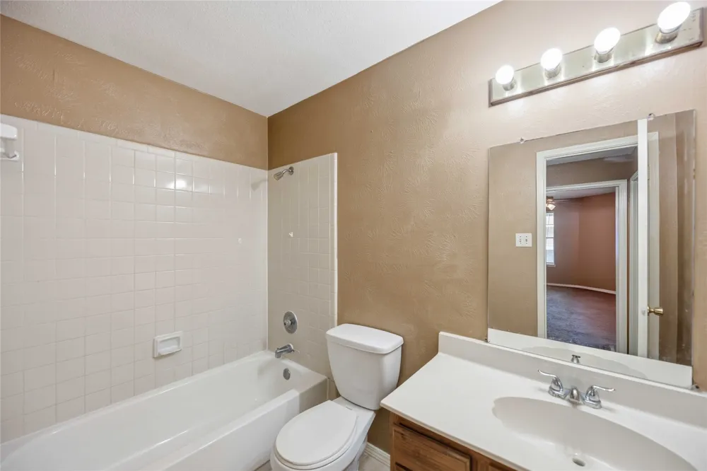9797 Leawood Boulevard #1202 Houston, TX 77099