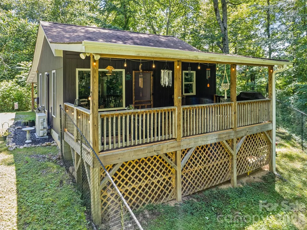 322 McKinzie Place Waynesville, NC 28785