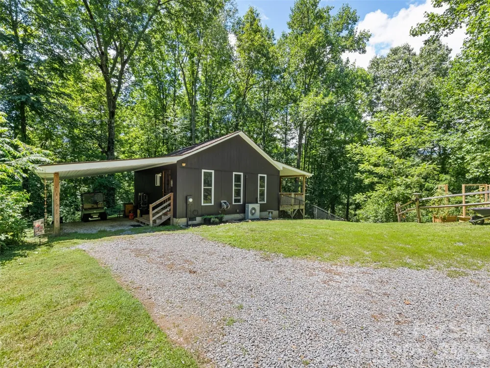 322 McKinzie Place Waynesville, NC 28785