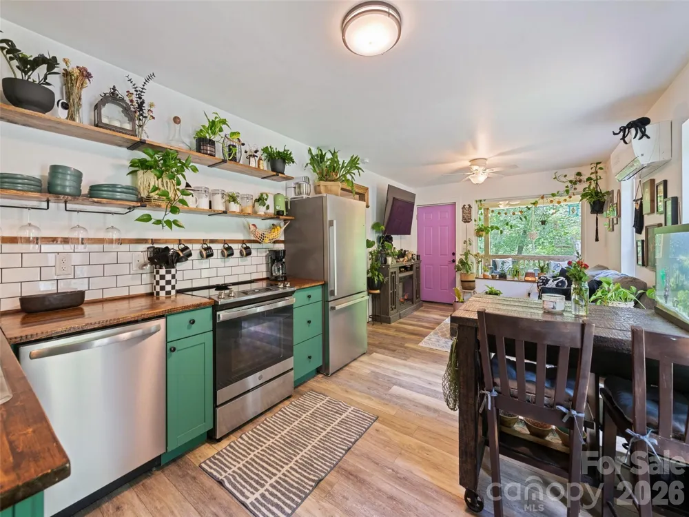 322 McKinzie Place Waynesville, NC 28785