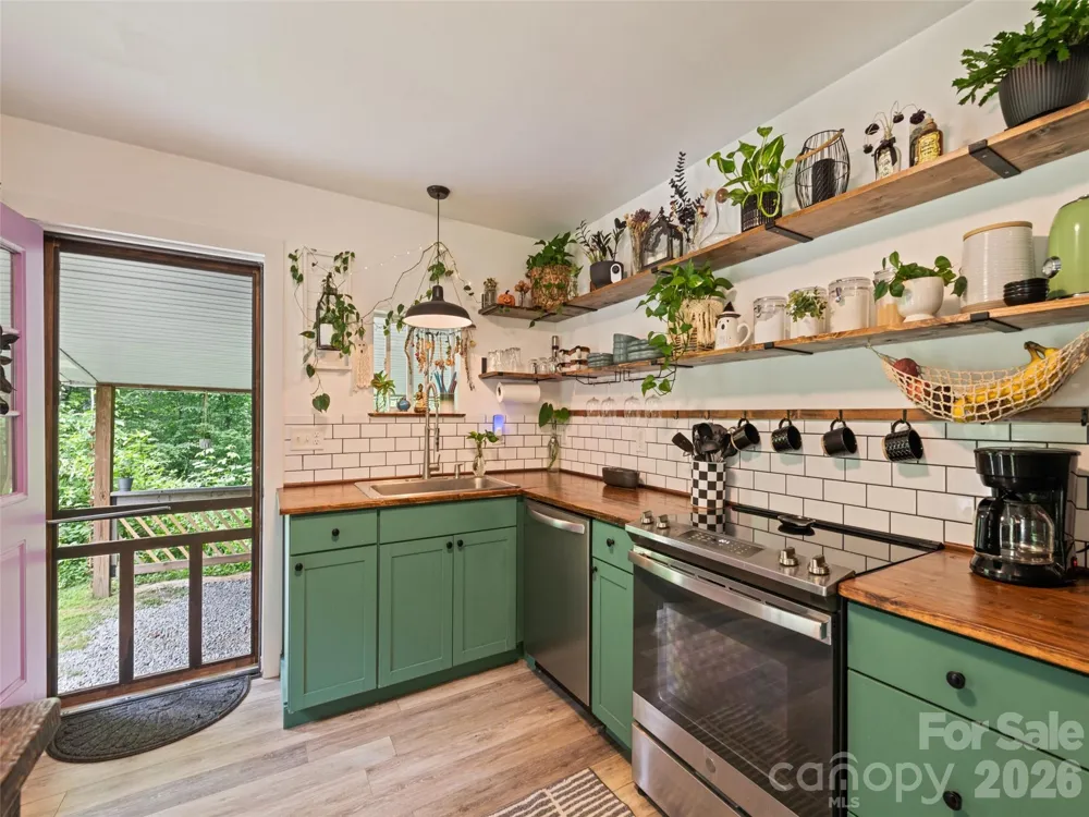 322 McKinzie Place Waynesville, NC 28785