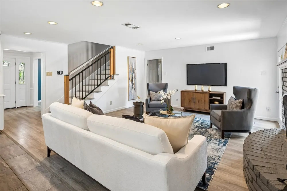 216 Huntingdon Drive Irving, TX 75061