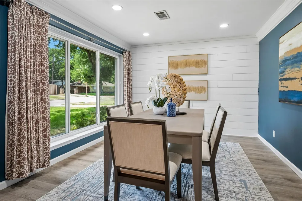 216 Huntingdon Drive Irving, TX 75061