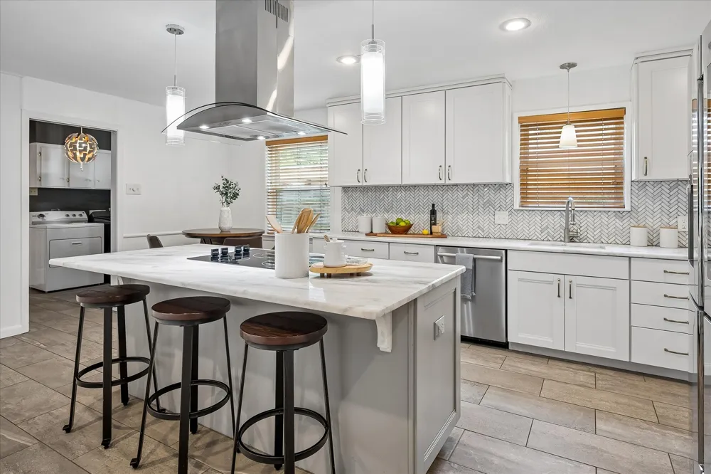 216 Huntingdon Drive Irving, TX 75061