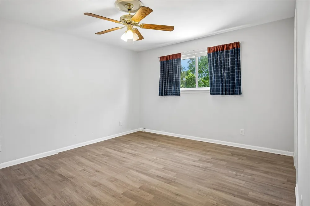 216 Huntingdon Drive Irving, TX 75061