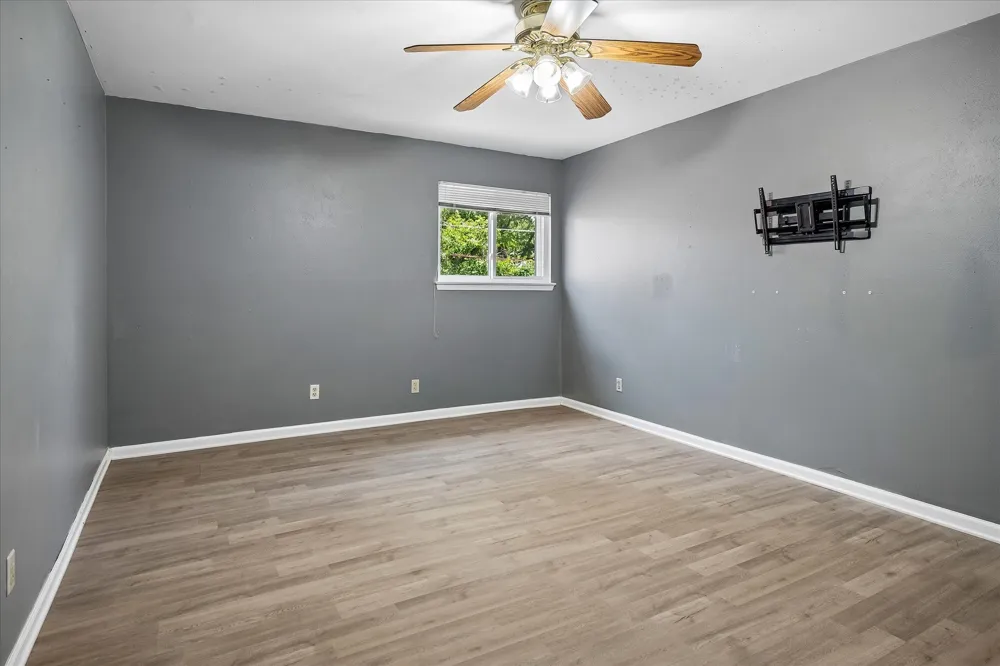 216 Huntingdon Drive Irving, TX 75061