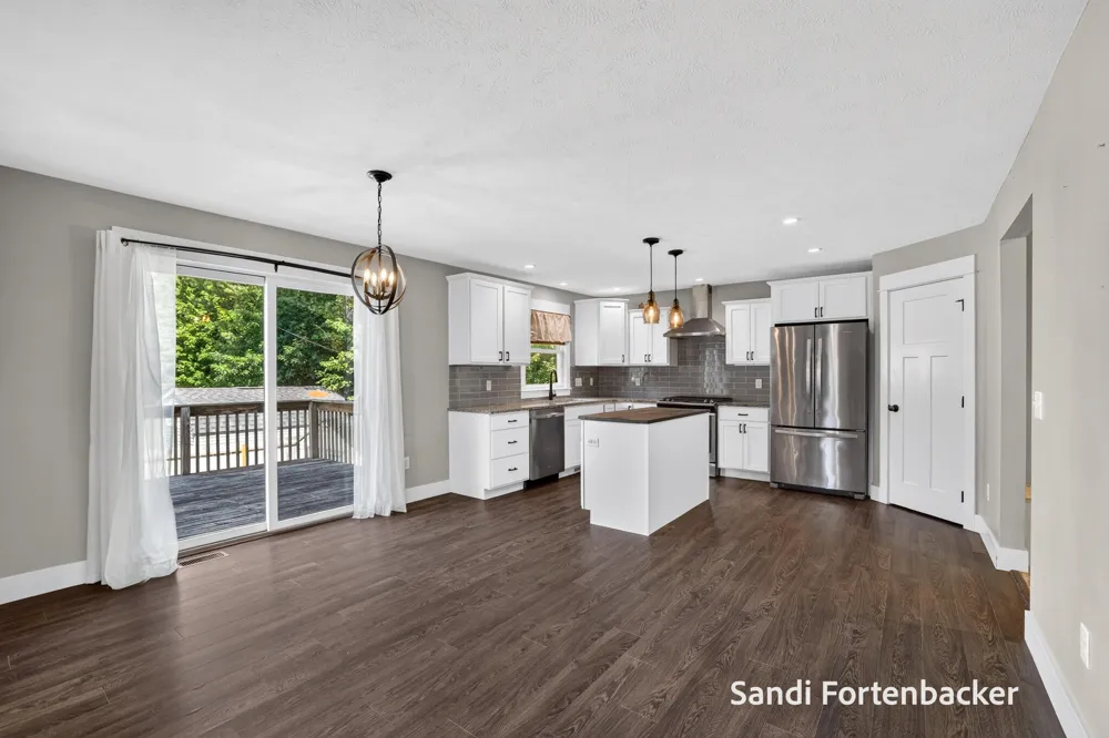 6635 Timberbrook Court Norton Shores, MI 49441