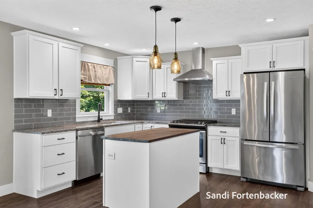 6635 Timberbrook Court Norton Shores, MI 49441