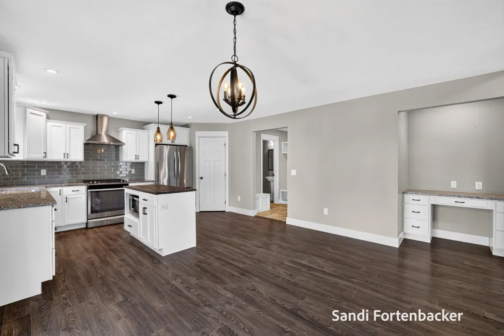 6635 Timberbrook Court Norton Shores, MI 49441