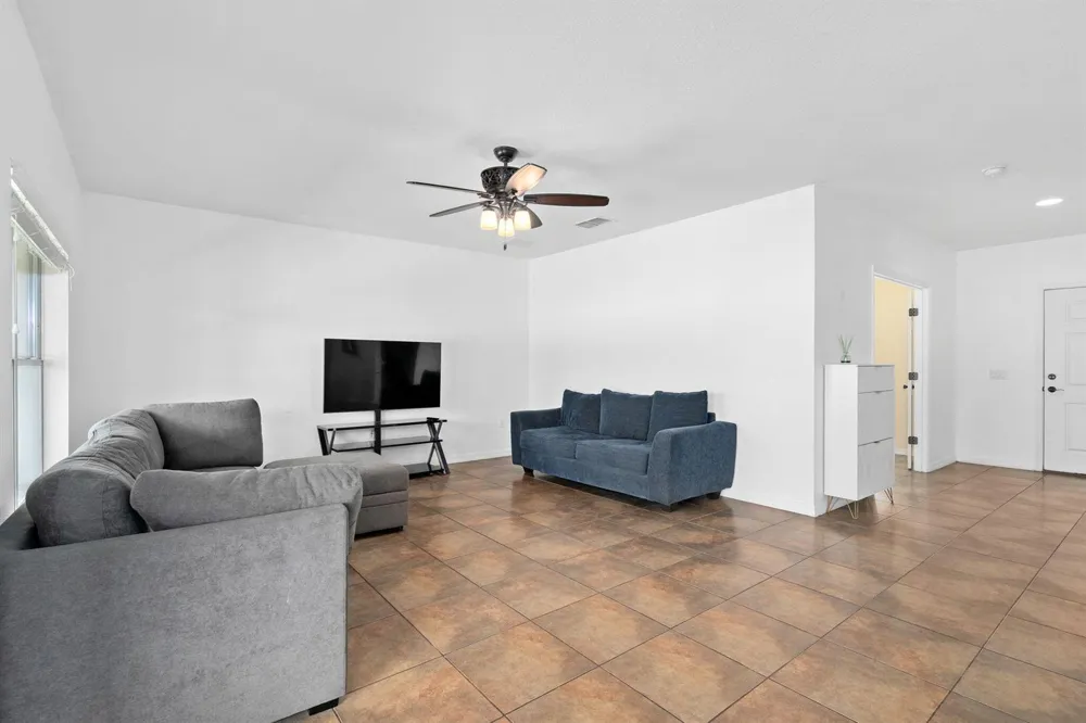 4156 Key Colony Place Kissimmee, FL 34746