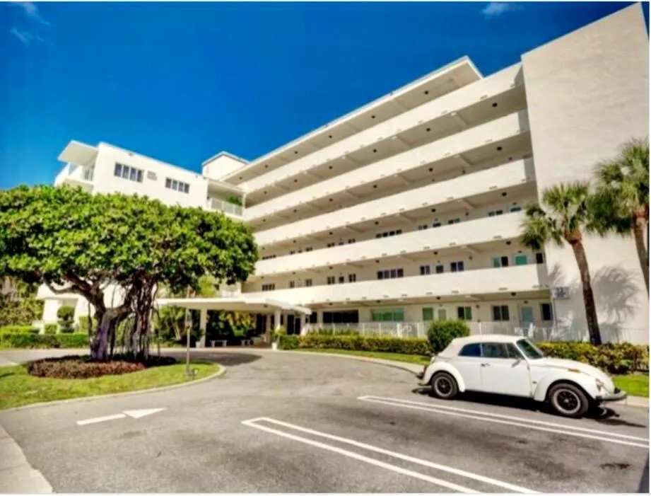 33 S OCEAN AVENUE #501 Palm Beach Shores, FL 33404