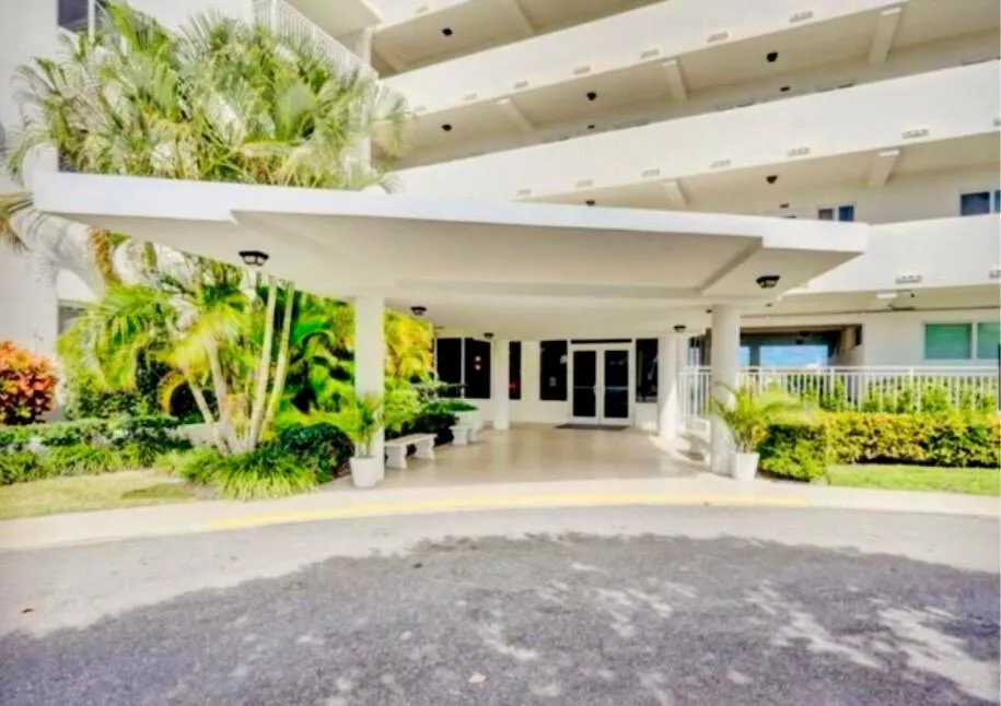 33 S OCEAN AVENUE #501 Palm Beach Shores, FL 33404