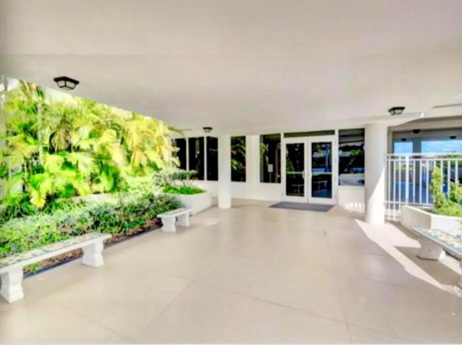 33 S OCEAN AVENUE #501 Palm Beach Shores, FL 33404