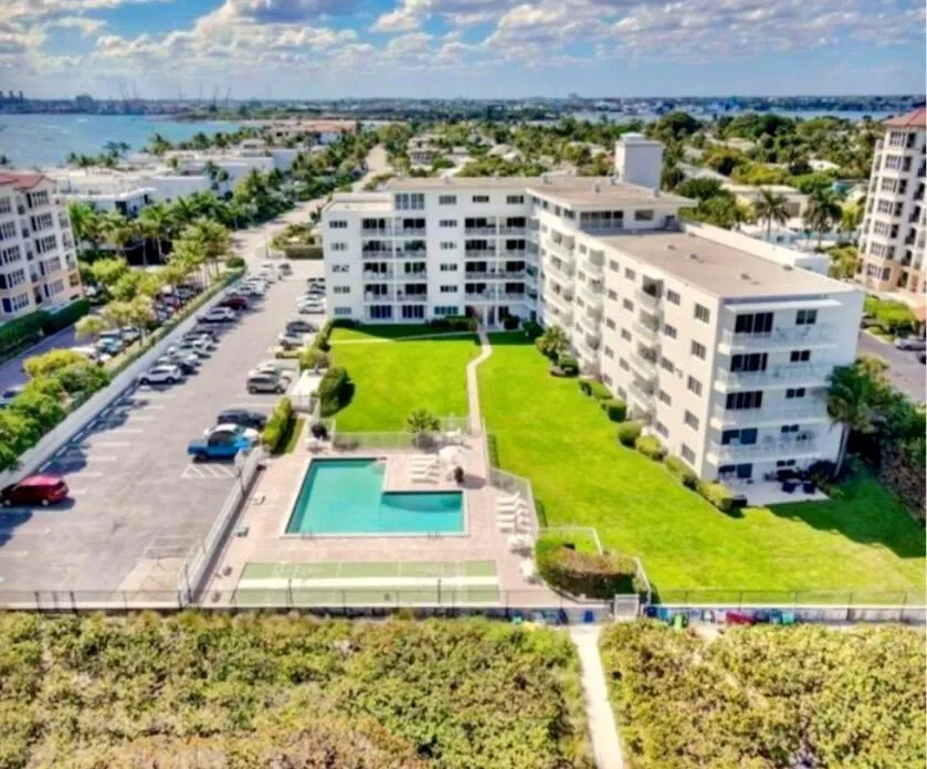 33 S OCEAN AVENUE #501 Palm Beach Shores, FL 33404