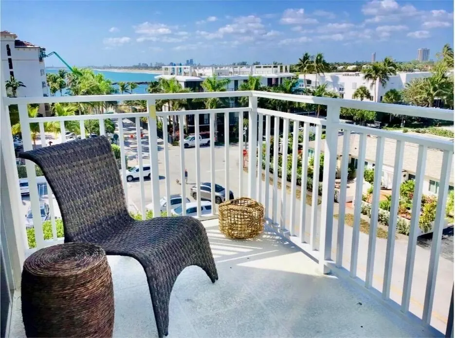 33 S OCEAN AVENUE #501 Palm Beach Shores, FL 33404