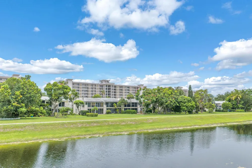 3119 PALM AIRE DRIVE #3119 Pompano Beach, FL 33069
