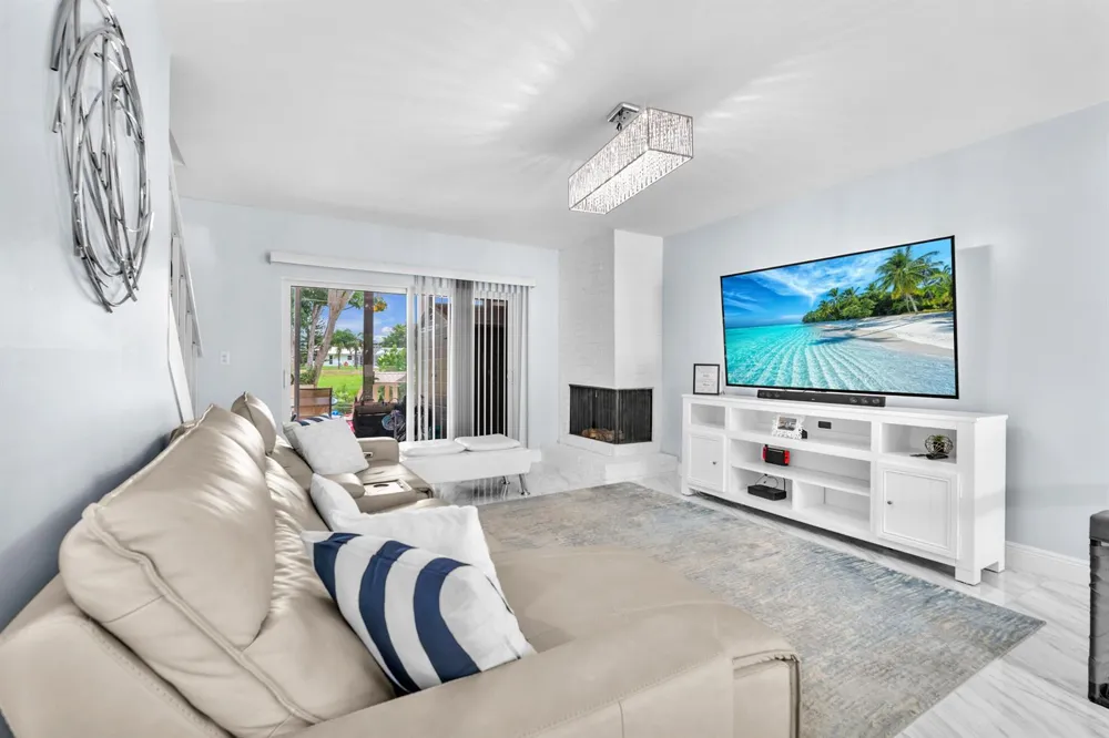 3119 PALM AIRE DRIVE #3119 Pompano Beach, FL 33069