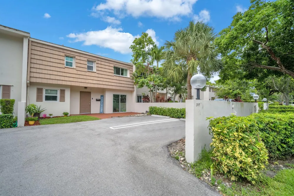 3119 PALM AIRE DRIVE #3119 Pompano Beach, FL 33069