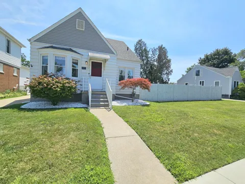 495 North Drive