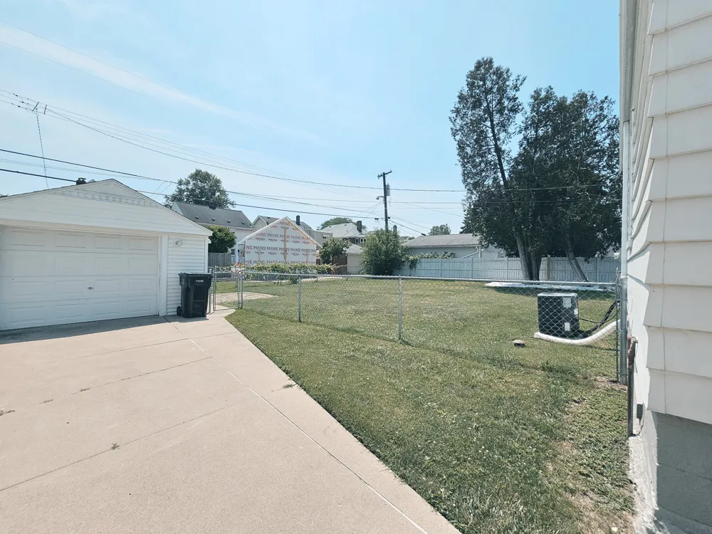 495 North Drive Wyandotte, MI 48192