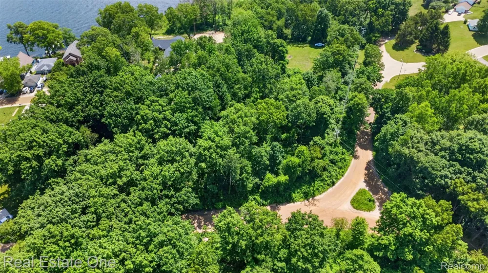 Big Lake Springfield Charter Township, MI 48350