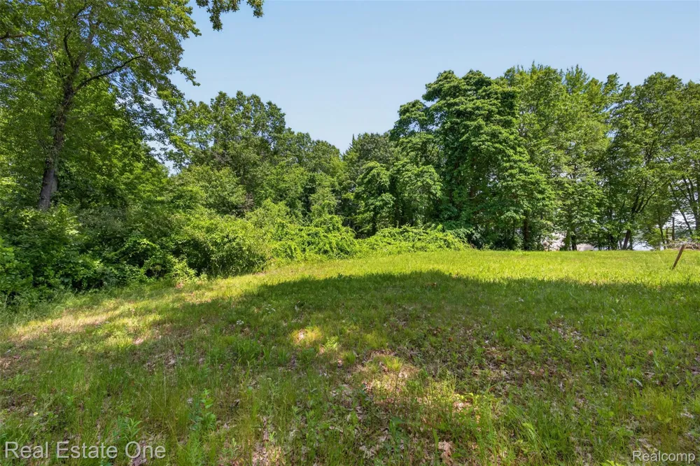 Big Lake Springfield Charter Township, MI 48350
