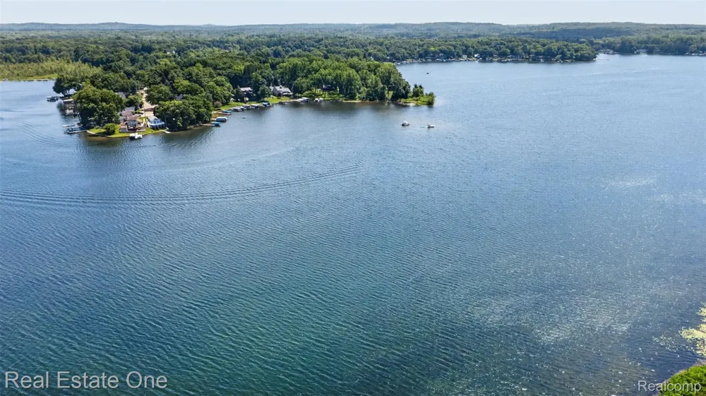 Big Lake Springfield Charter Township, MI 48350