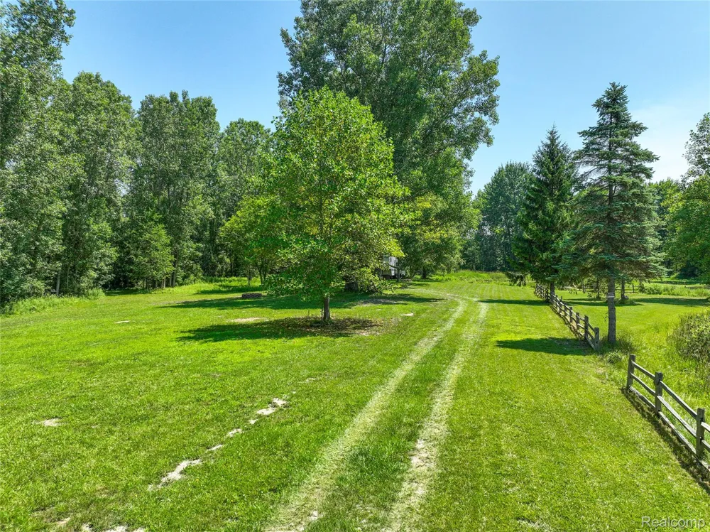 Nicholson Rd Fowlerville Village, MI 48836